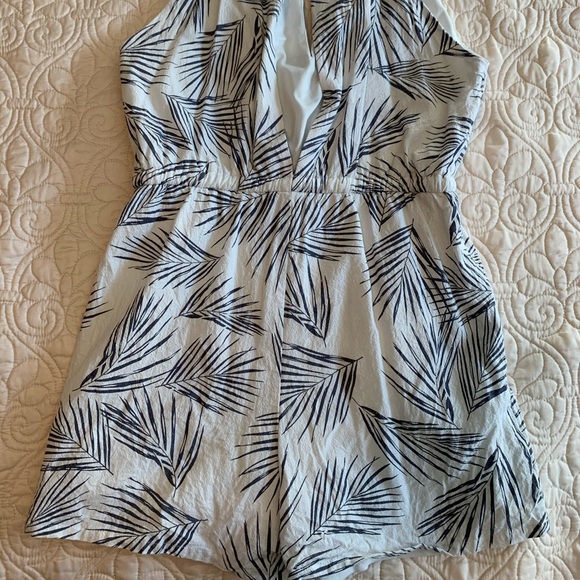 Promesa White Palm Romper - Picture 2 of 3